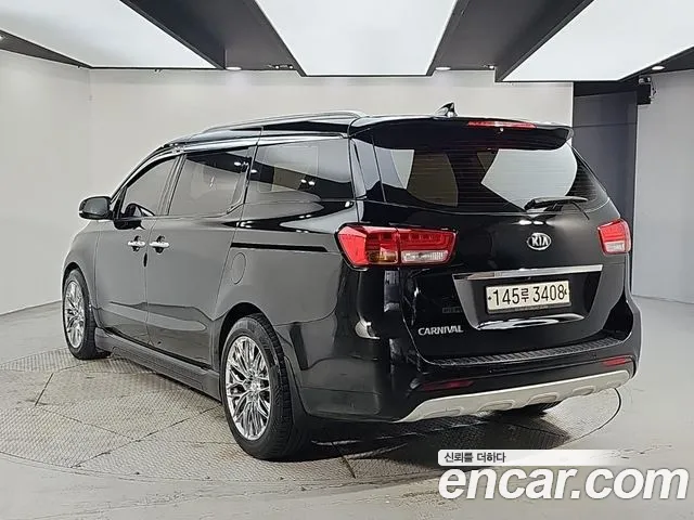 Kia Carnival 2015 thumb 3