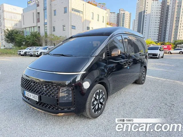Hyundai Staria 2025 thumb 2