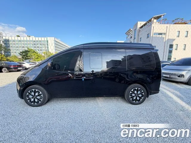 Hyundai Staria 2025 thumb 3