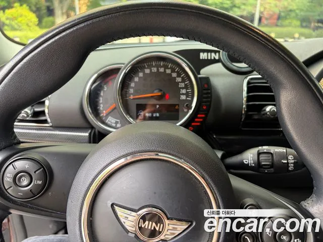 MINI Clubman 2017 thumb 8