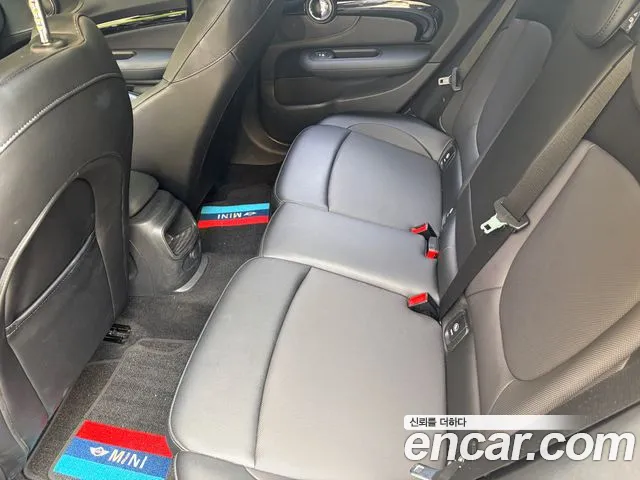 MINI Clubman 2017 thumb 9