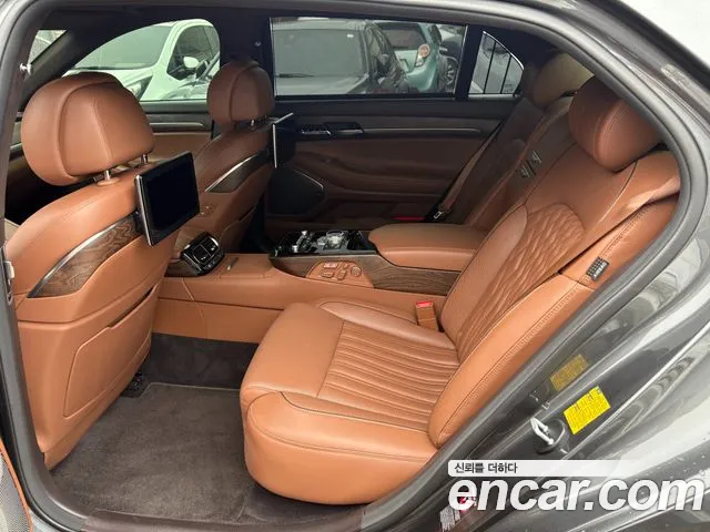 Genesis G90 2019 thumb 8