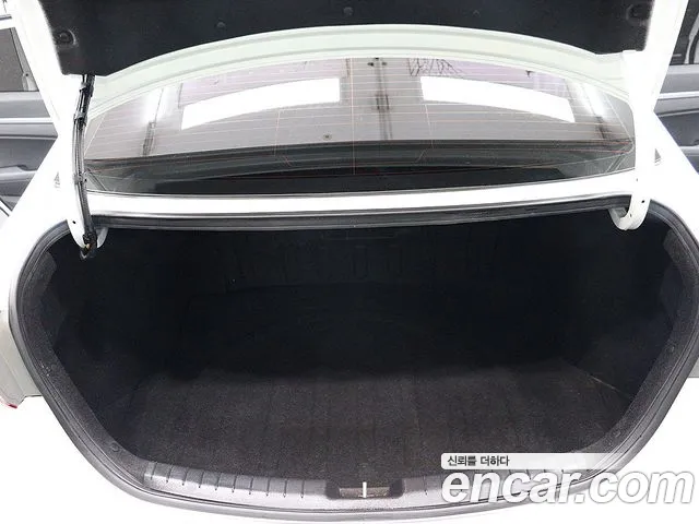 Hyundai Avante 2017 thumb 5