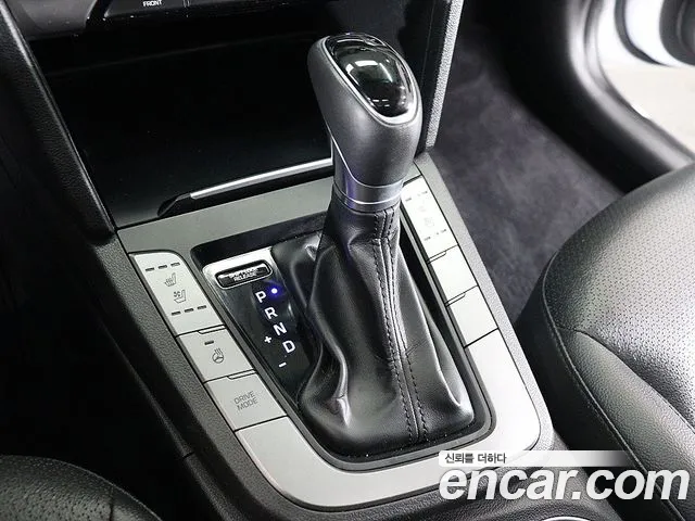 Hyundai Avante 2017 thumb 9