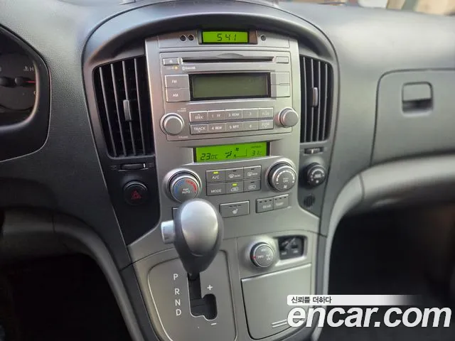 Hyundai Starex 2015 thumb 10