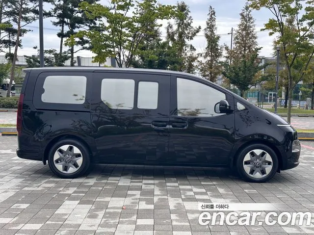 Hyundai Staria 2022 thumb 3