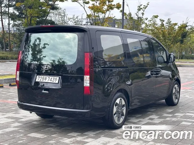 Hyundai Staria 2022 thumb 4