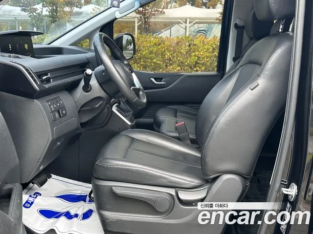 Hyundai Staria 2022 thumb 10