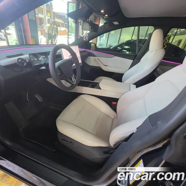 Tesla Model Y 2026 thumb 5