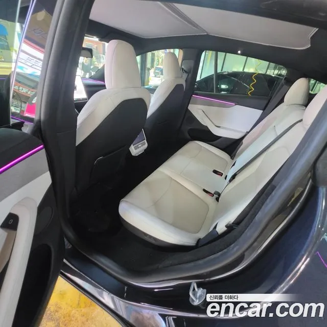 Tesla Model Y 2026 thumb 6
