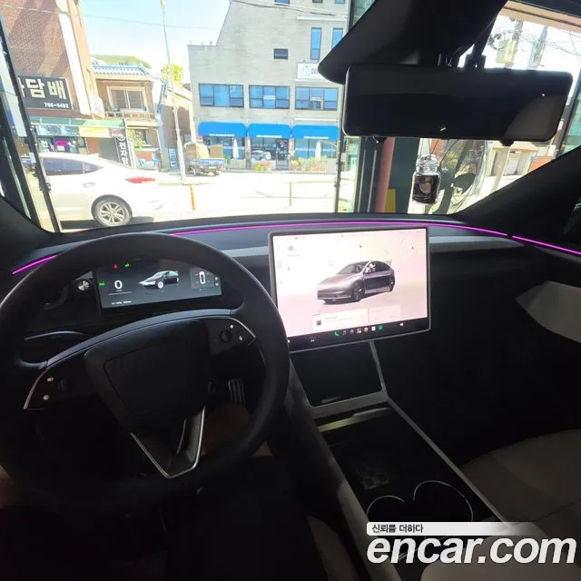 Tesla Model Y 2026 thumb 7