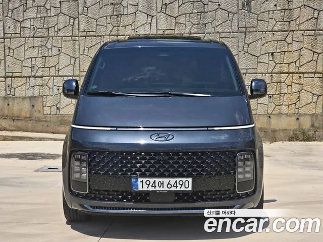 Hyundai Staria 2023 thumb 2