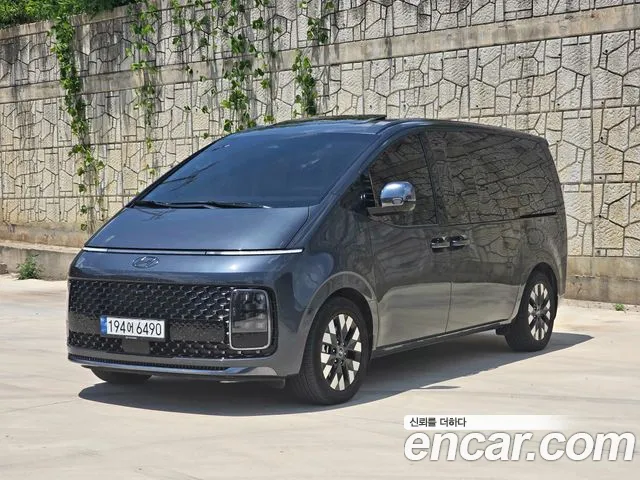 Hyundai Staria 2023 thumb 3