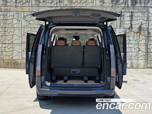 Hyundai Staria 2023 thumb 7