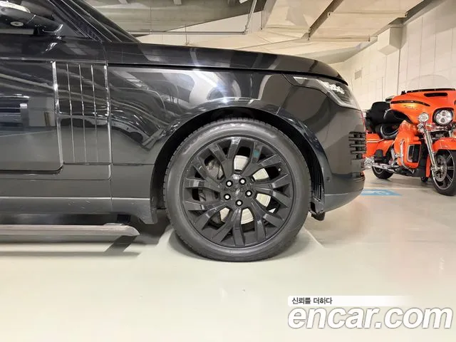 Land Rover Range Rover 2018 thumb 5