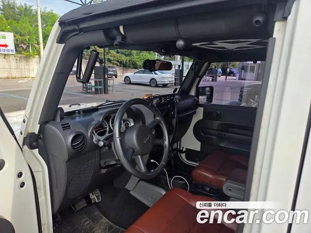 Jeep Wrangler 2010 thumb 5