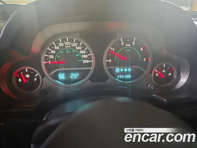 Jeep Wrangler 2010 thumb 7