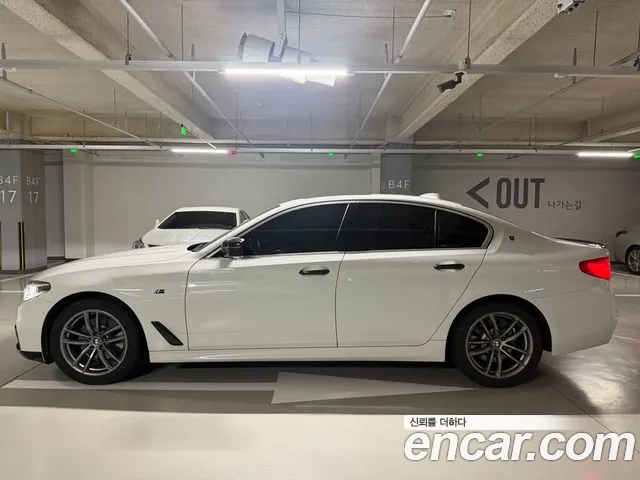 BMW 5-Series 2018 thumb 3