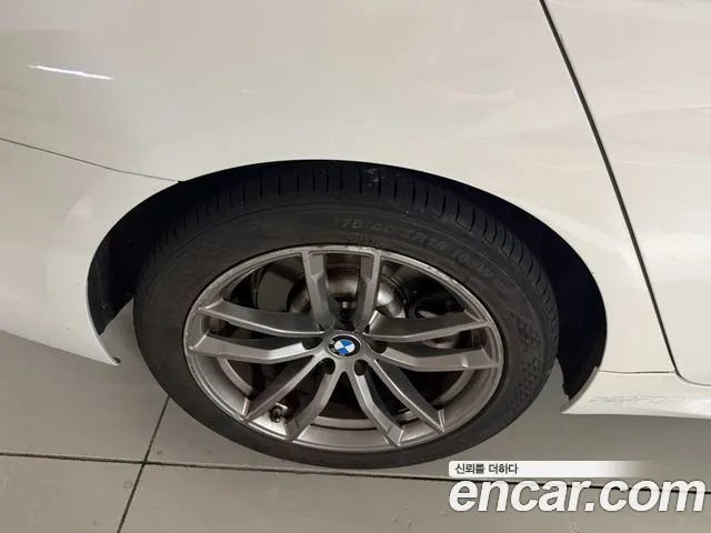 BMW 5-Series 2018 thumb 10