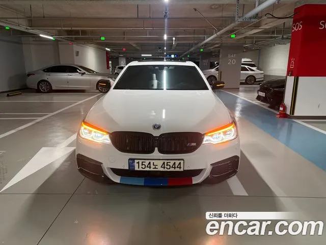 BMW 5-Series 2018 thumb 11
