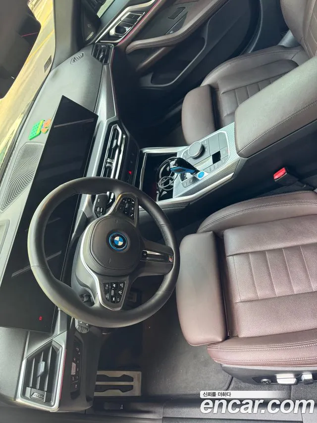 BMW i4 2023 thumb 4