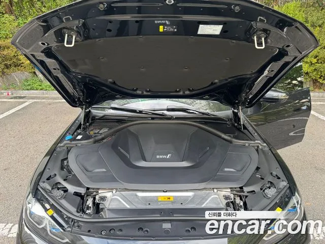 BMW i4 2023 thumb 5