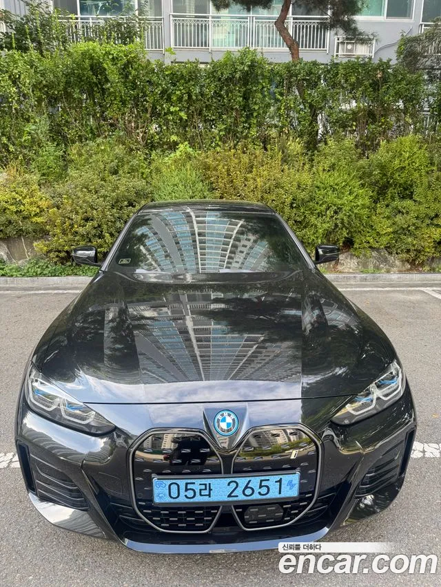 BMW i4 2023 thumb 12