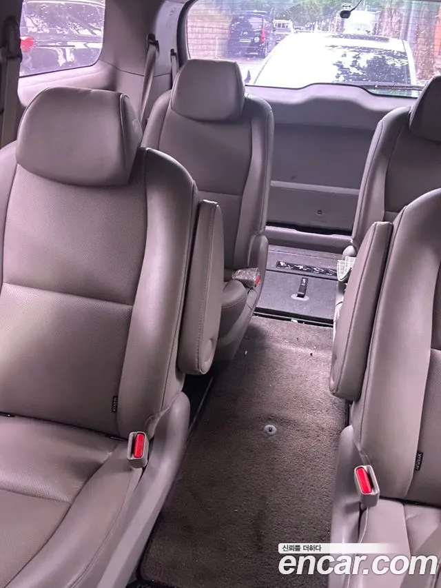 Kia Carnival 2014 thumb 2