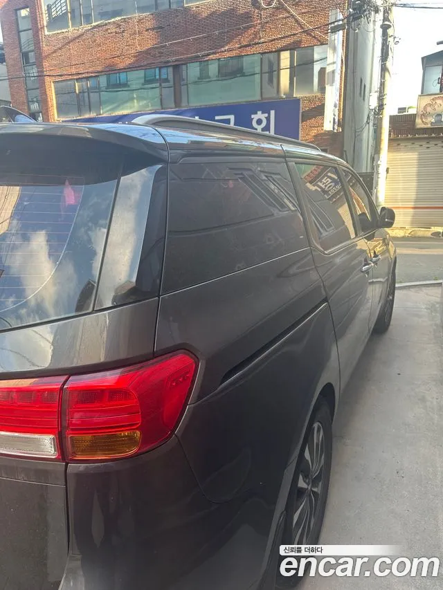 Kia Carnival 2014 thumb 6