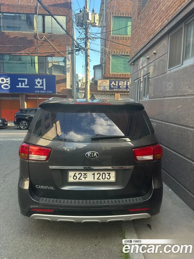 Kia Carnival 2014 thumb 7