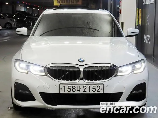 BMW 3-Series 2019 thumb 2