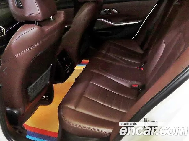 BMW 3-Series 2019 thumb 7