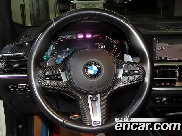 BMW 3-Series 2019 thumb 8