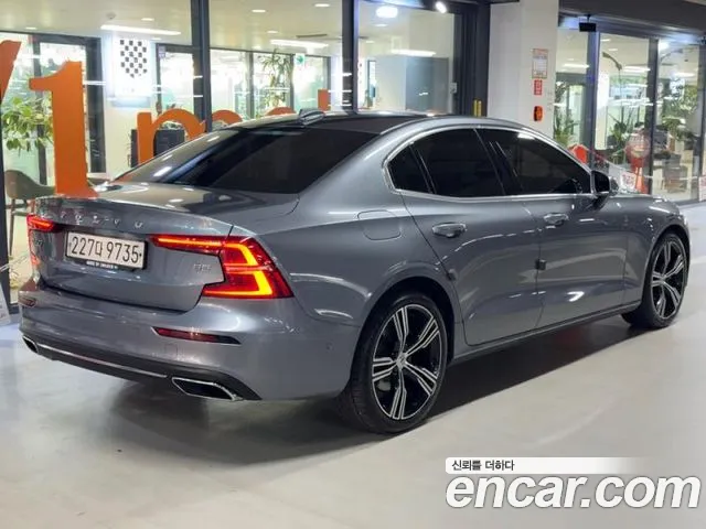 Volvo S60 2020 thumb 4