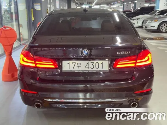BMW 5-Series 2018 thumb 5