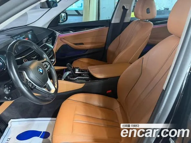 BMW 5-Series 2018 thumb 6