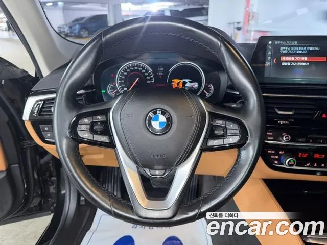 BMW 5-Series 2018 thumb 8