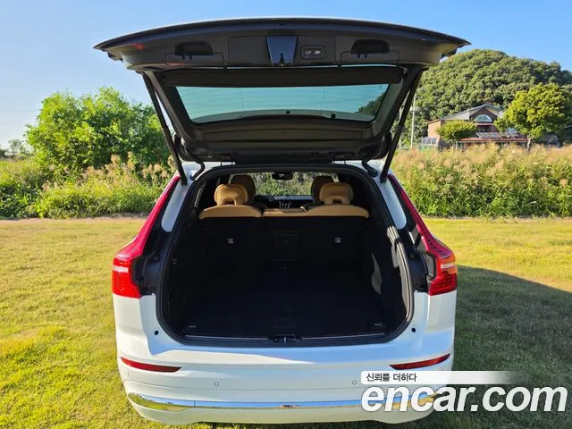 Volvo XC60 2024 thumb 10