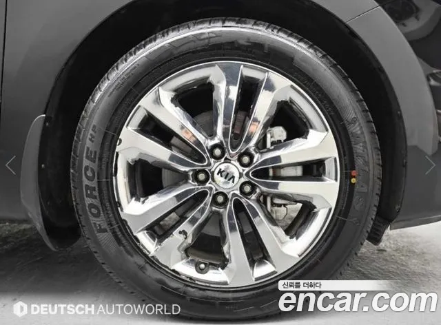 Kia Carnival 2017 thumb 5