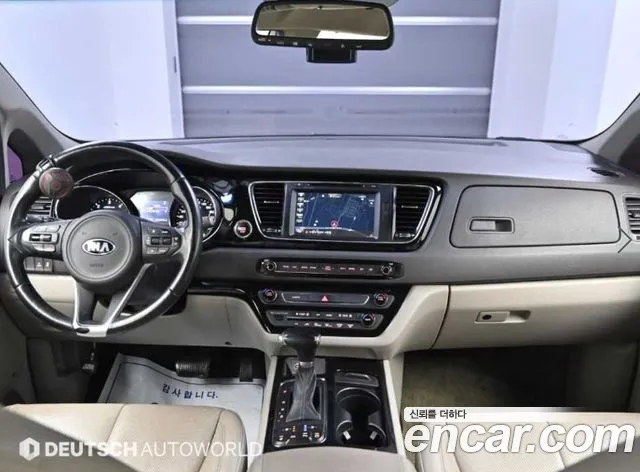 Kia Carnival 2017 thumb 7