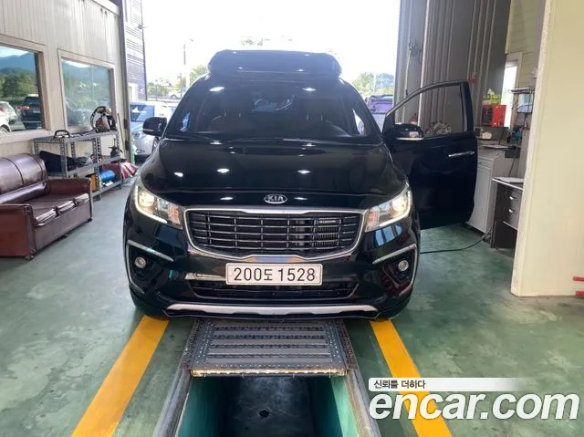 Kia Carnival 2019 thumb 3