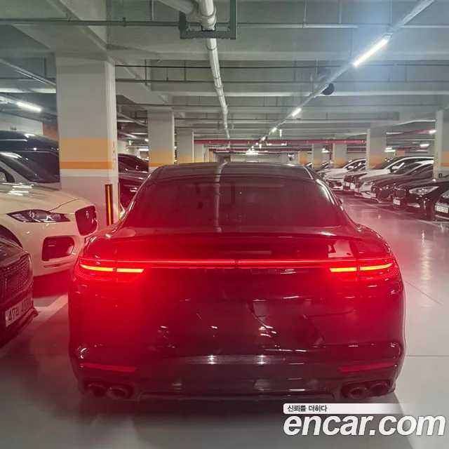 Porsche Panamera 2018 thumb 4