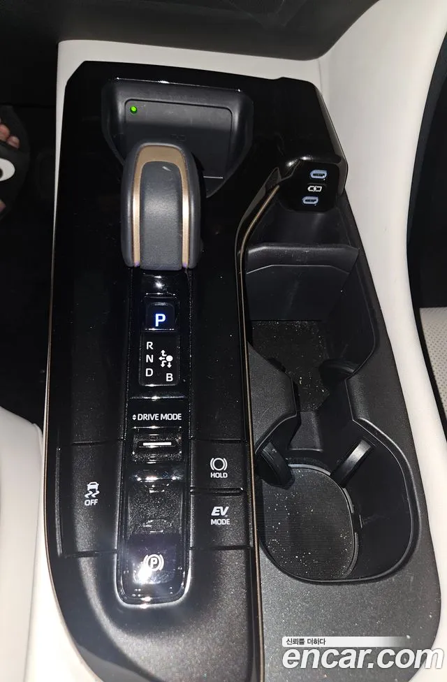 Toyota Crown 2024 thumb 9