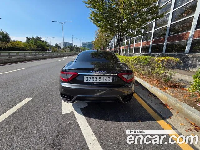 Maserati GranTurismo 2018 thumb 4