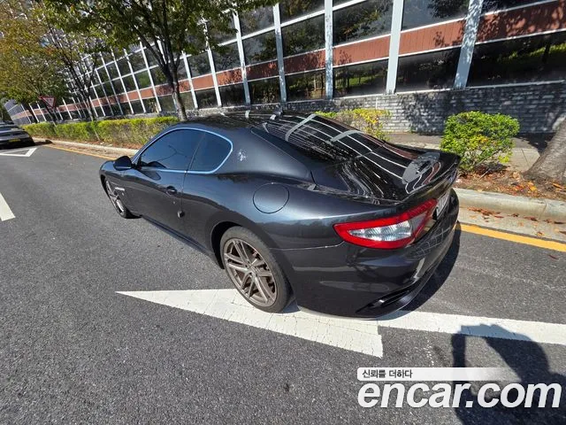 Maserati GranTurismo 2018 thumb 5