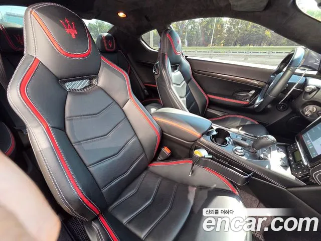 Maserati GranTurismo 2018 thumb 7