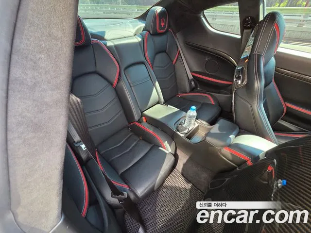 Maserati GranTurismo 2018 thumb 8