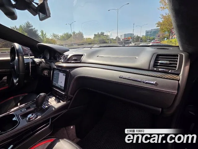 Maserati GranTurismo 2018 thumb 9