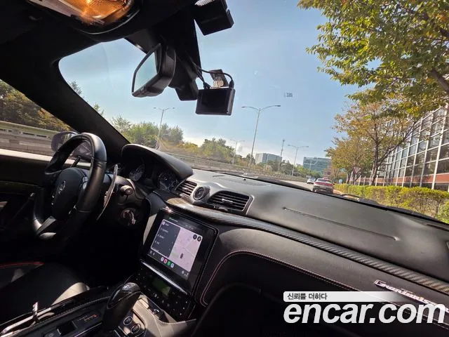 Maserati GranTurismo 2018 thumb 10