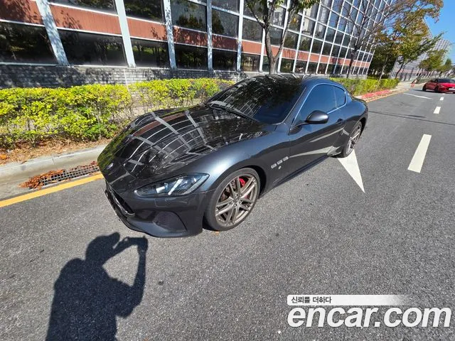 Maserati GranTurismo 2018 thumb 12